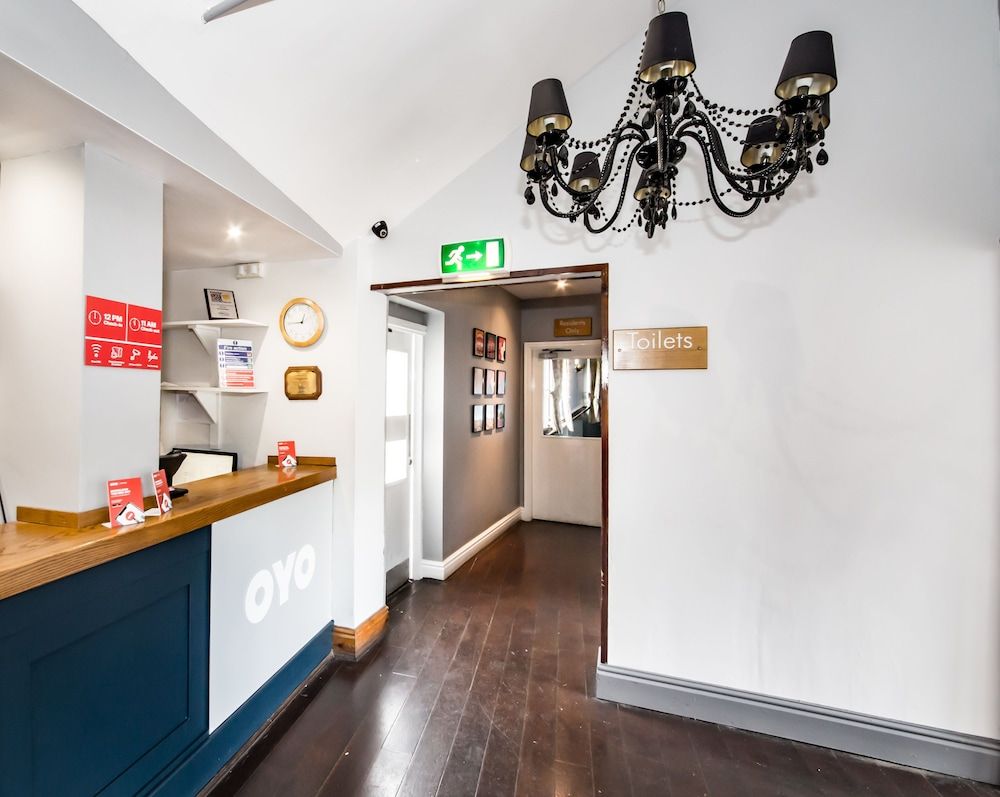 OYO The Rock Hotel 2