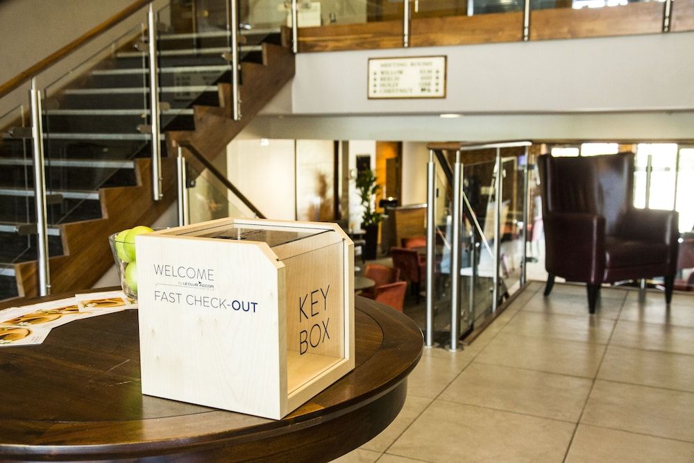 Mercure Warwickshire Walton Hall Hotel & Spa 2