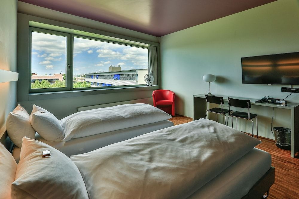 Dasbreitehotel Am Rhein 2