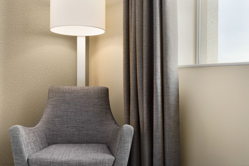 Ramada Hotel & Suites by Wyndham Coventry 3