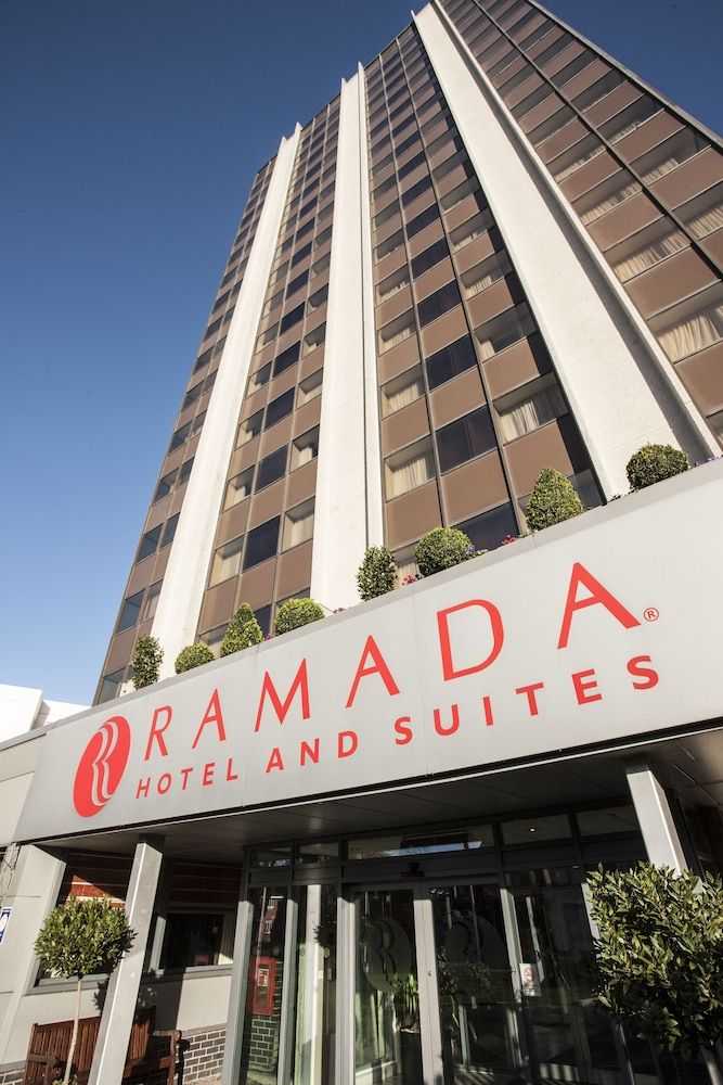 Ramada Hotel & Suites by Wyndham Coventry 4 estrelas em Coventry