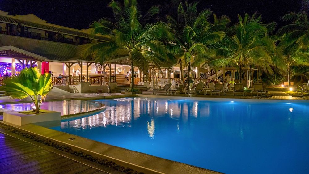 Le Peninsula Bay Beach Resort & Spa 3 Le Peninsula Bay Beach Resort & Spa 3