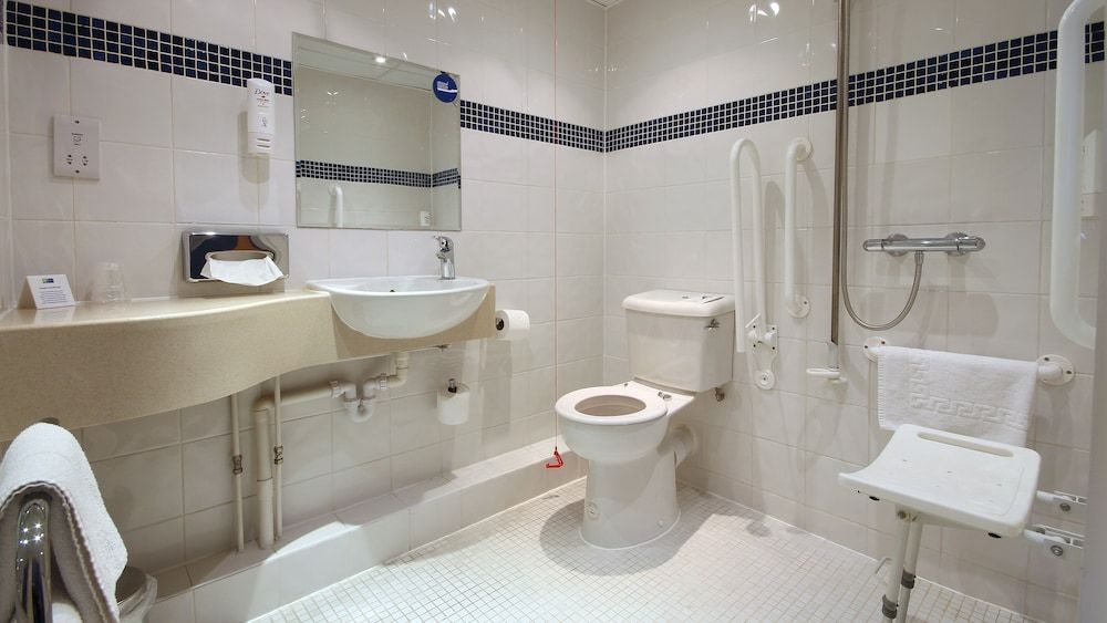 Holiday Inn Express Nuneaton 2