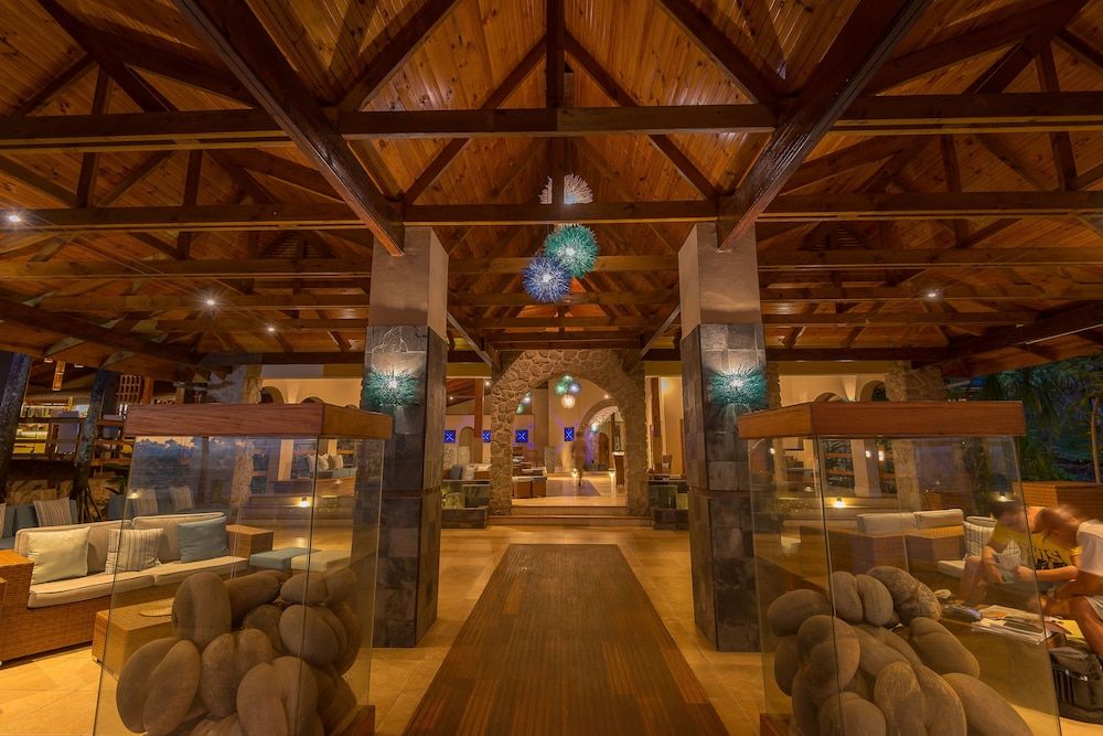 Coco de Mer Hotel and Black Parrot Suites 2 Coco de Mer Hotel and Black Parrot Suites 2