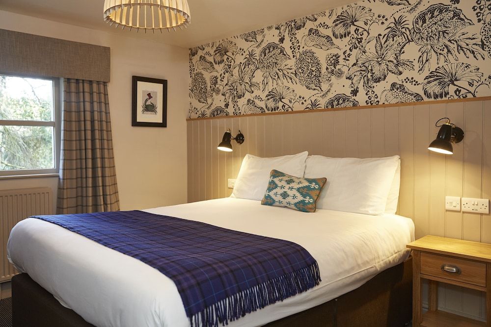 The Cedars Inn by Greene King Inns 3