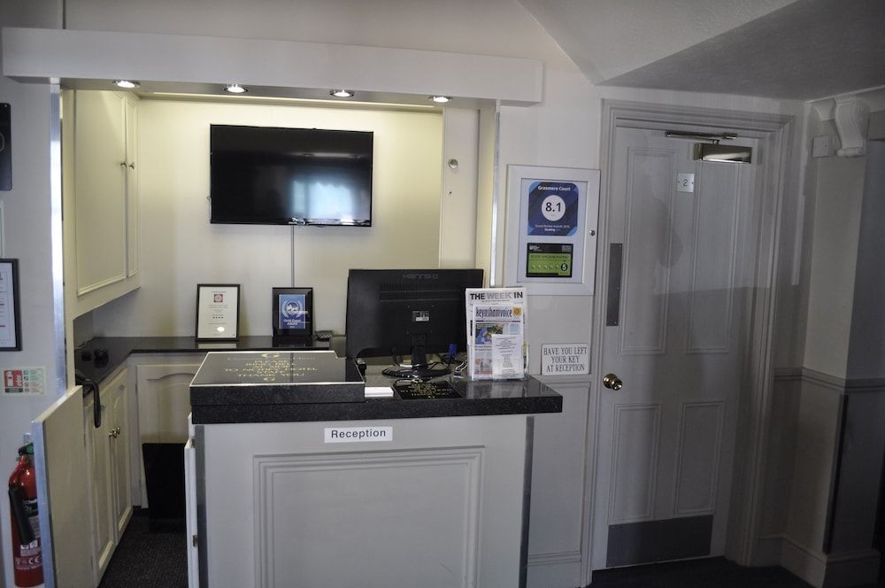 Hayward’s at the Grasmere 2 Hayward’s at the Grasmere 2