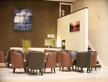 Days Hotel by Wyndham Coventry City Centre 2