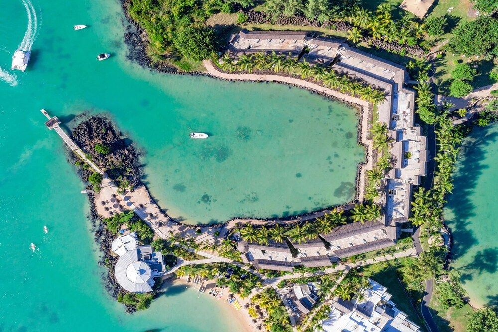 LUX* Grand Gaube 1 LUX* Grand Gaube 1