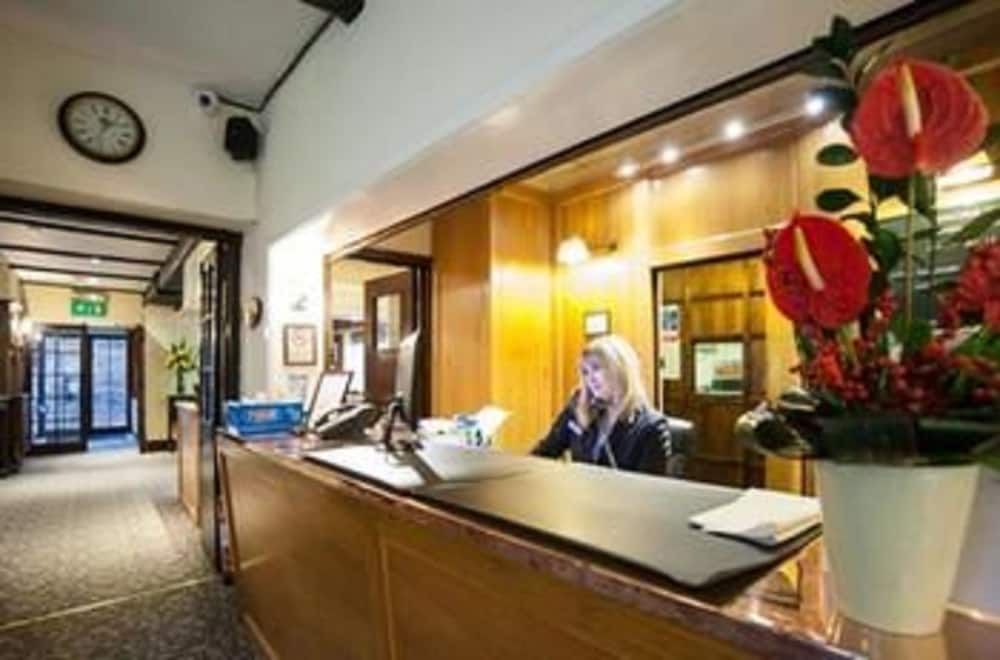 Warren Lodge Hotel 2