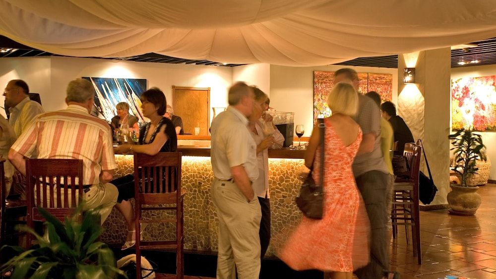 Holland House Beach Hotel 2