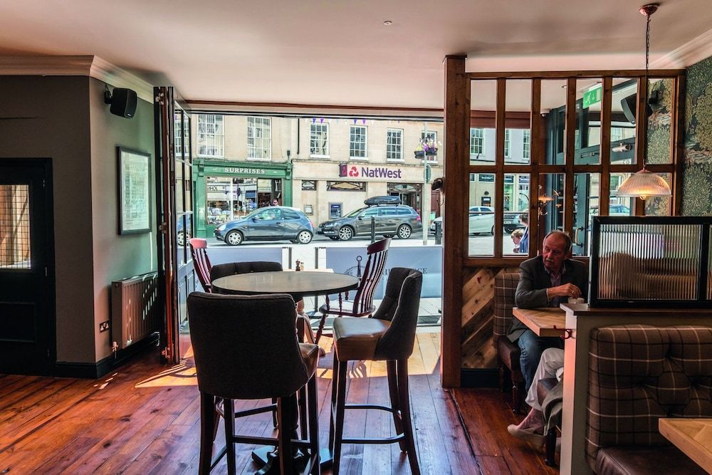 The Fleece at Cirencester 2