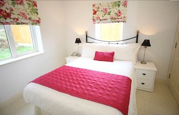 Cork's Vienna Woods Hotel and Villas 3