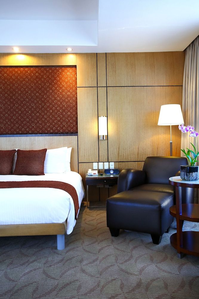 Crowne Plaza Manila Galleria 2 Crowne Plaza Manila Galleria 2