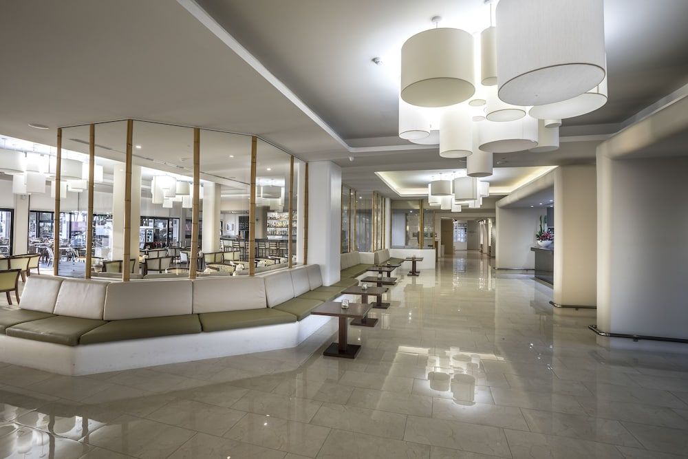 Cavo Maris Beach Hotel 2