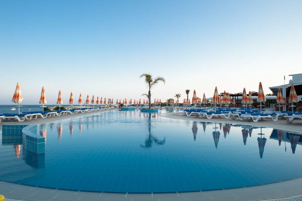 Asterias Beach Hotel 4 estrellas en Ayia Napa