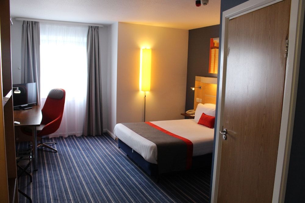 Holiday Inn Express London - Croydon 3