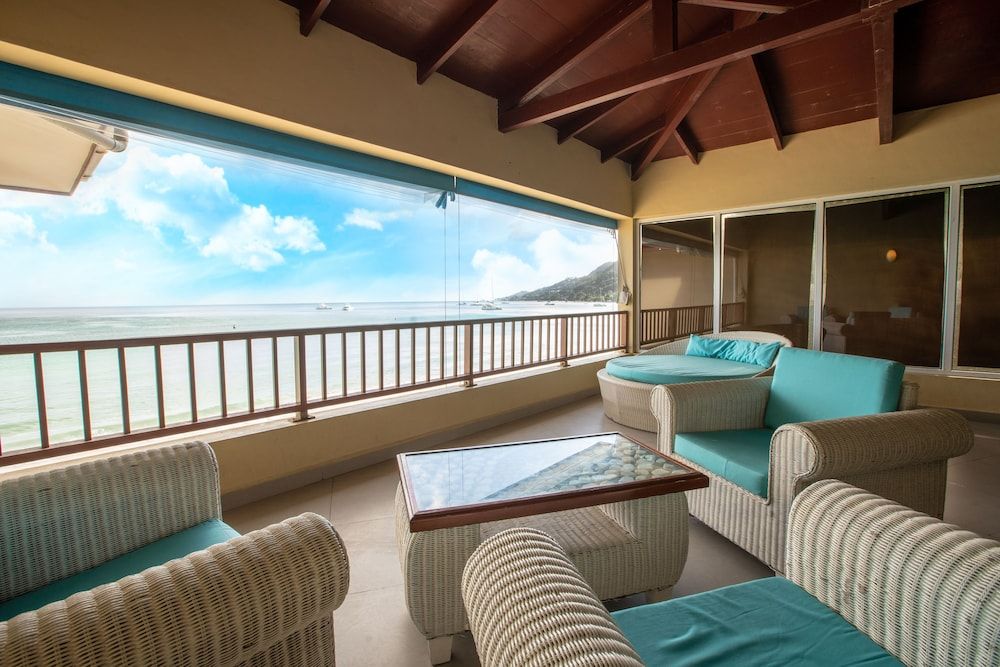 Coral Strand Smart Choice Hotel 2