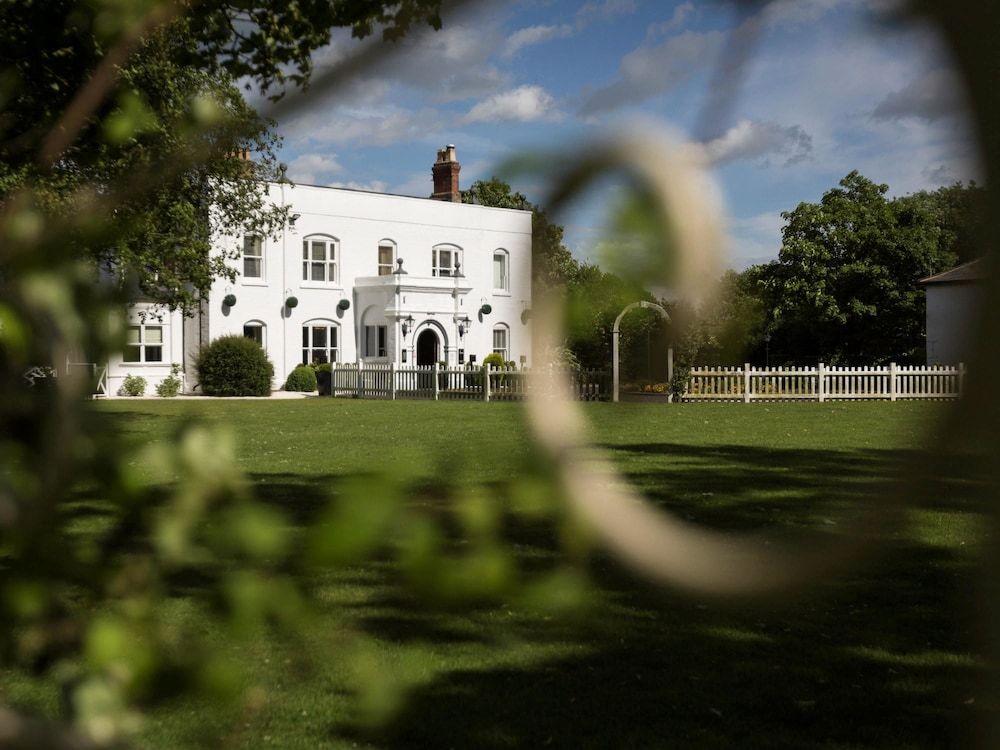 Woughton House - MGallery 1