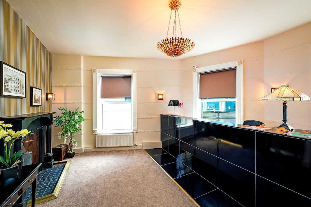 Queens Hotel and Nightclub 2