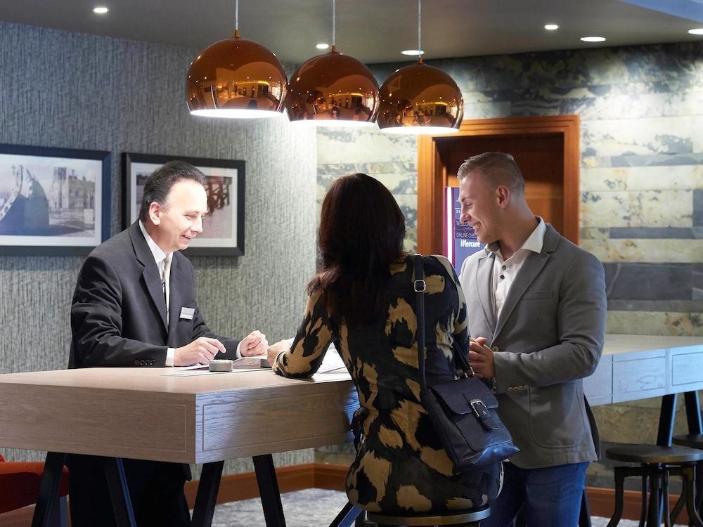 Mercure Cardiff Holland House Hotel & Spa 2