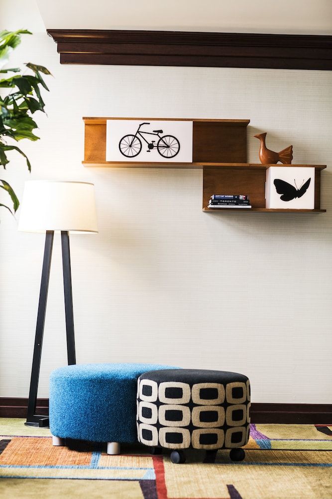 Fairfield Inn and Suites by Marriott Toronto Airport 2