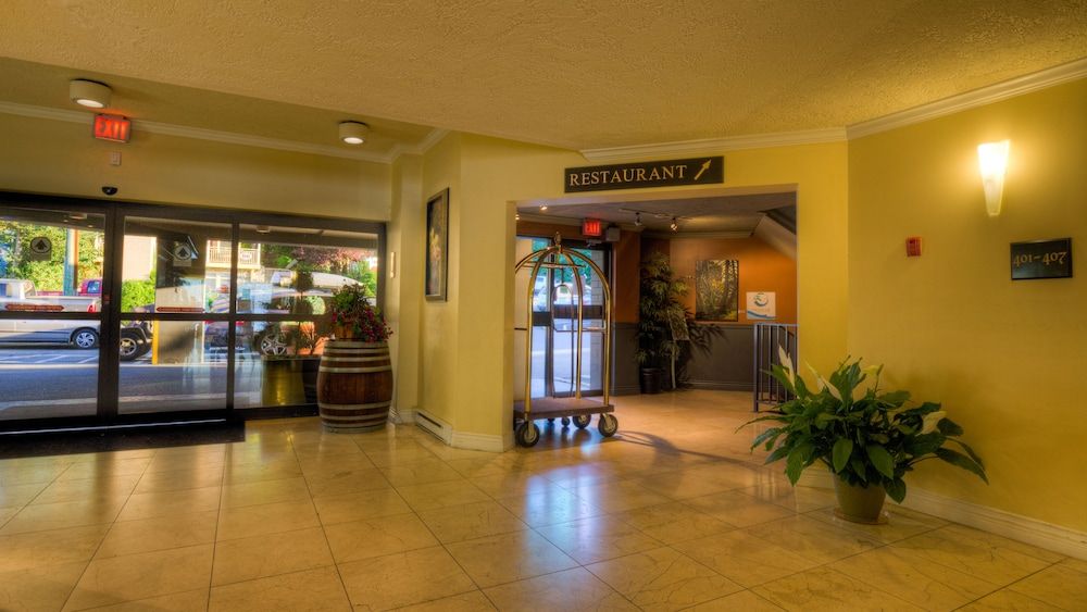 Oceanfront Suites at Cowichan Bay 3