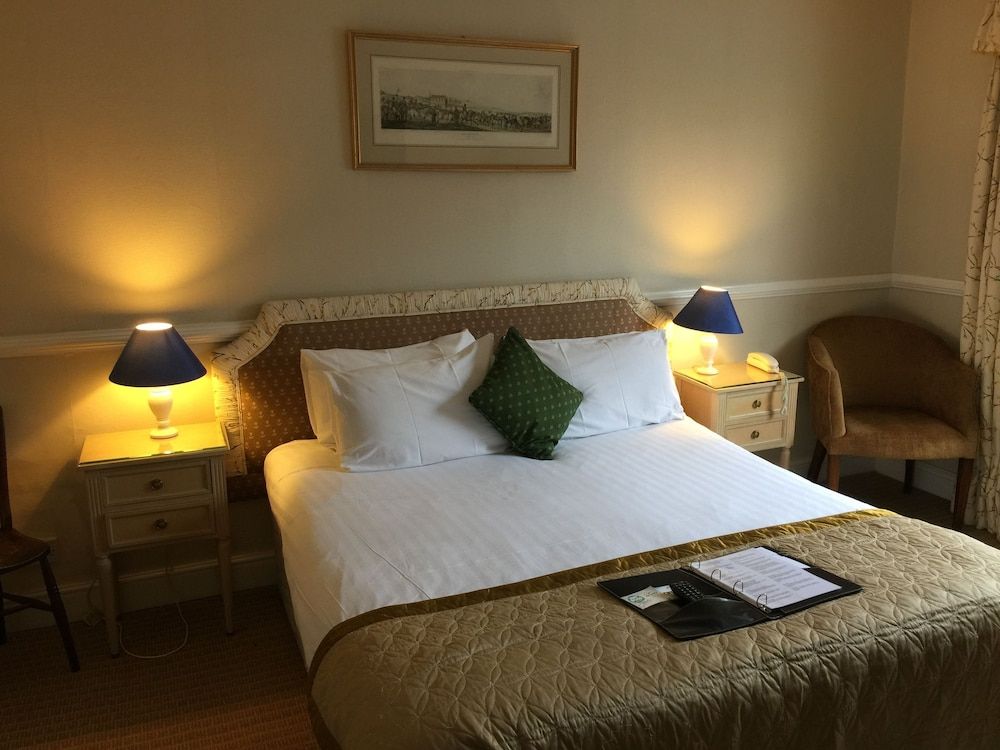 Brook Whipper-In Hotel 3