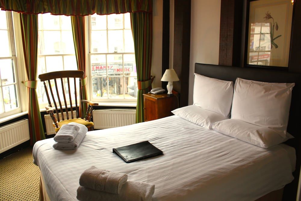 Brook Red Lion Hotel 3