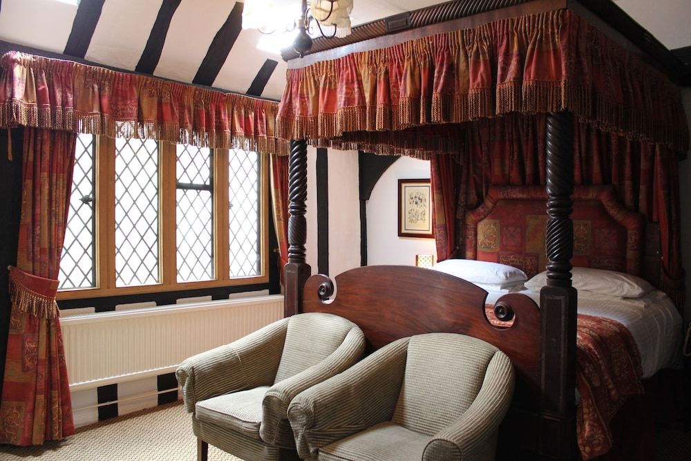 Brook Red Lion Hotel 2