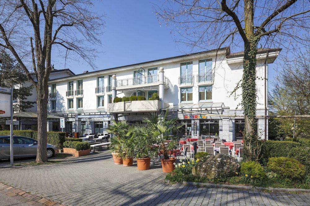 Fly Away 3 stelle a Kloten