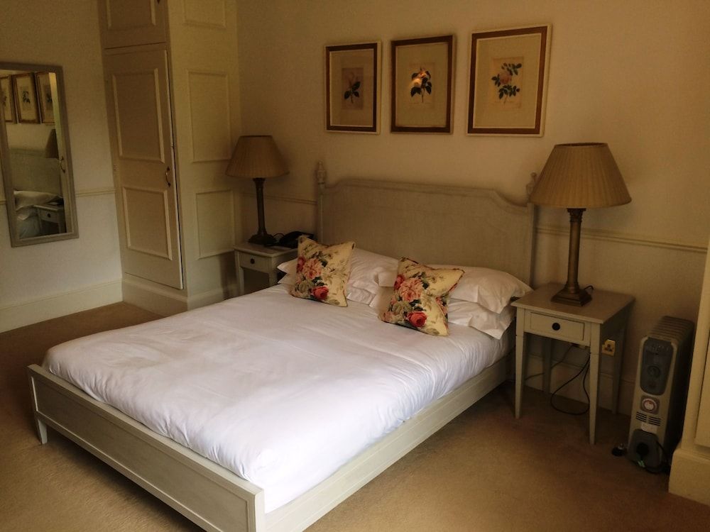 The Manor Country House Hotel 2