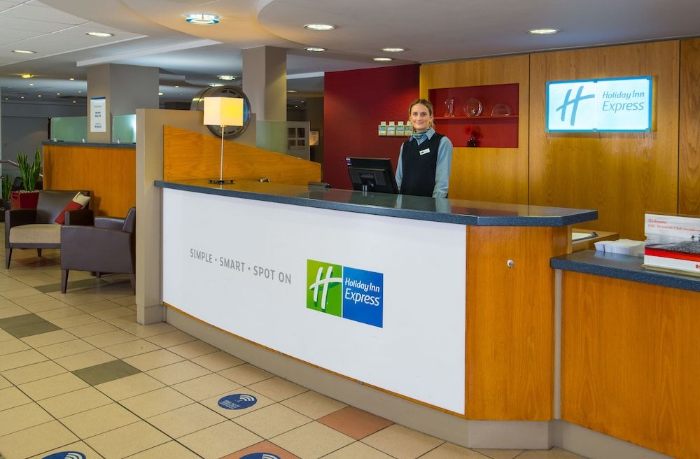 Holiday Inn Express Droitwich Spa 3