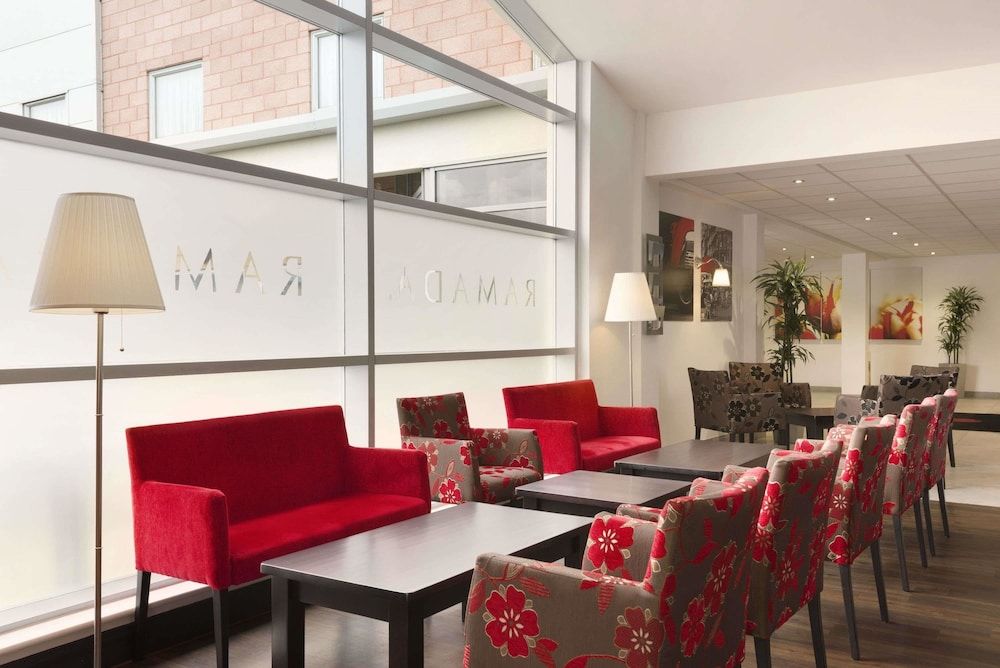 Ramada by Wyndham Wakefield 3