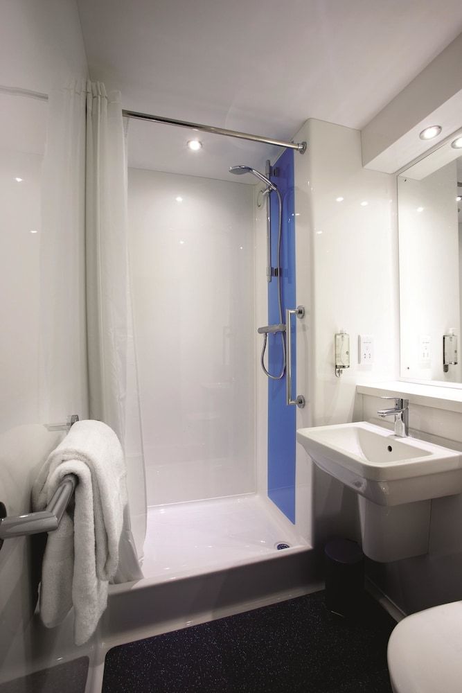 Travelodge Plus Galway 3