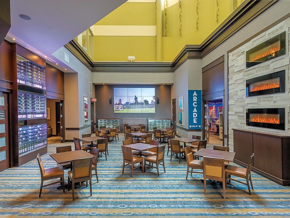 Embassy Suites by Hilton Niagara Falls Fallsview 2 Embassy Suites by Hilton Niagara Falls Fallsview 2