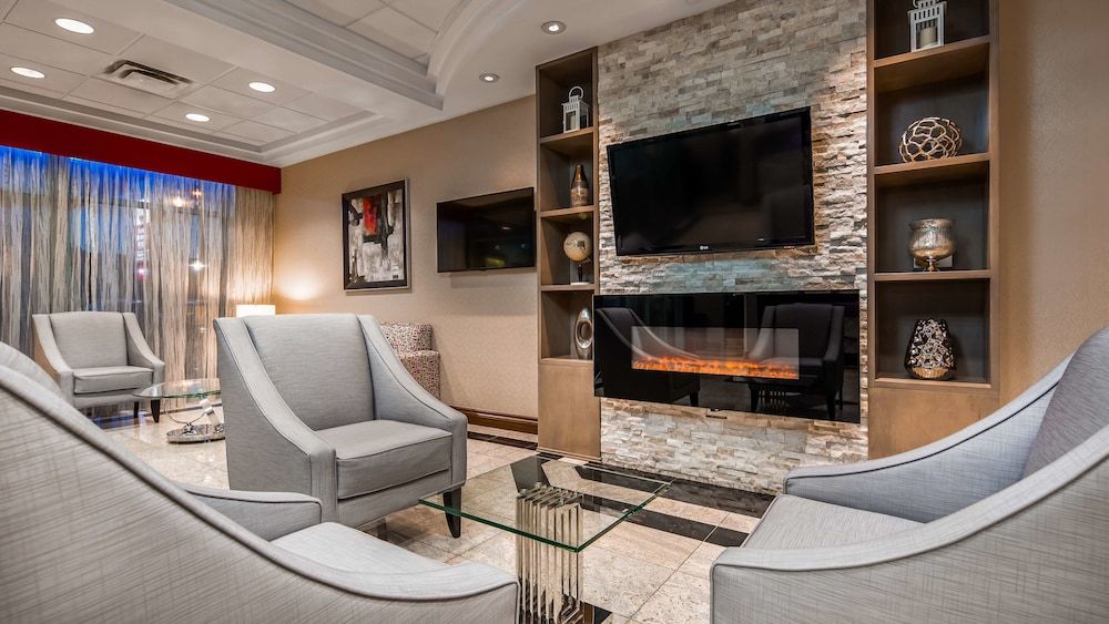 Best Western Plus Travel Hotel Toronto Airport 2