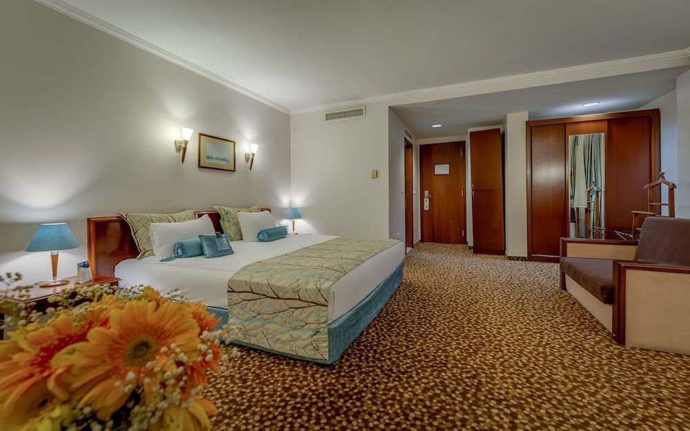 Best Western Plus Khan Hotel 3 Best Western Plus Khan Hotel 3