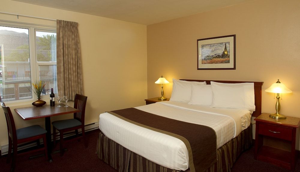 Scott's Inn & Restaurant 3 Scott's Inn & Restaurant 3