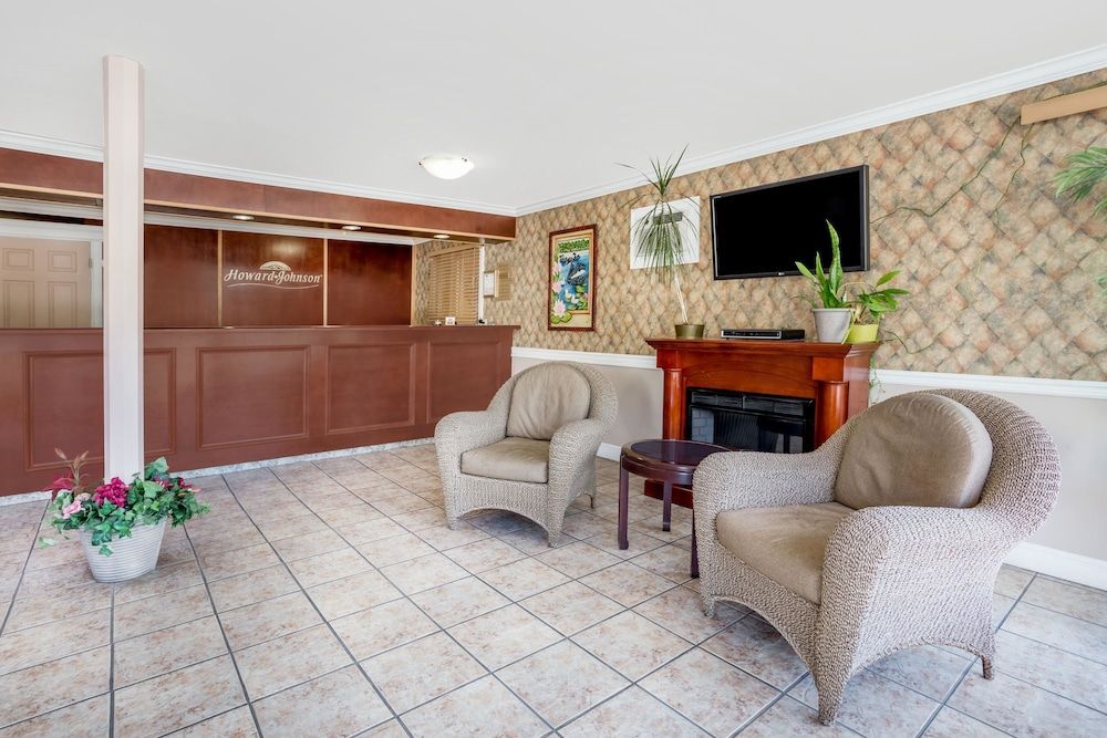 Howard Johnson by Wyndham Downtown Kamloops 3