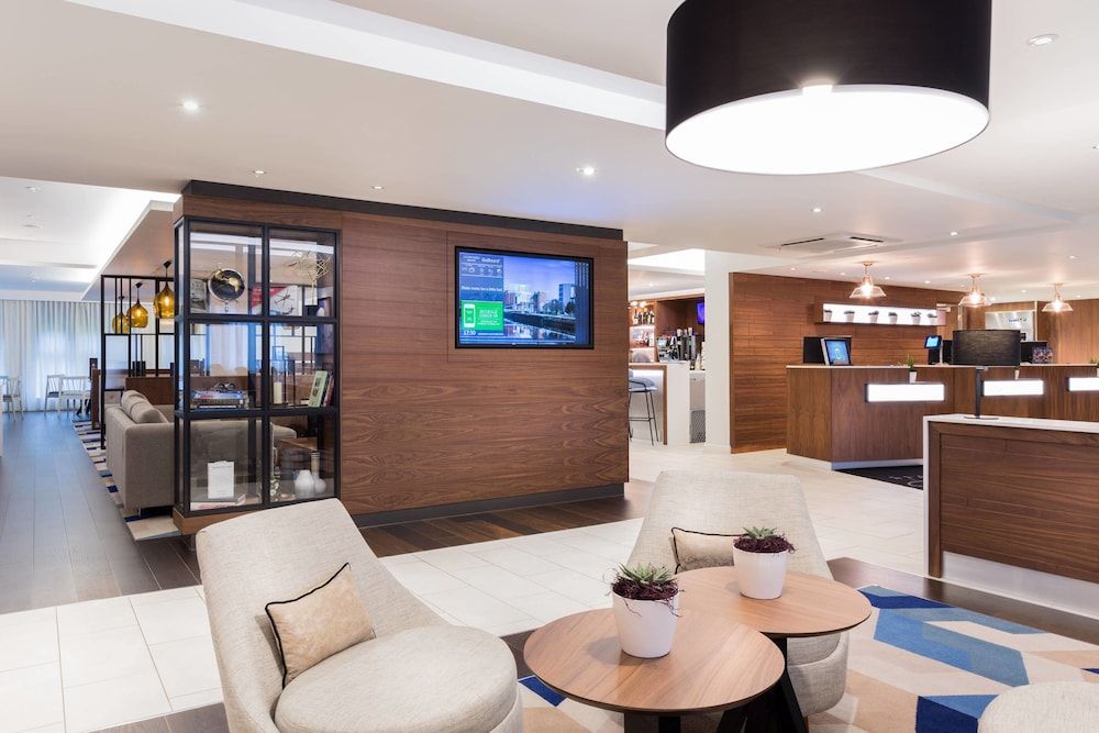 Courtyard by Marriott Glasgow Airport 3
