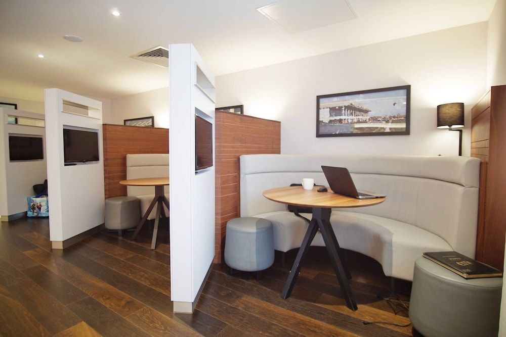 Courtyard by Marriott Glasgow Airport 2