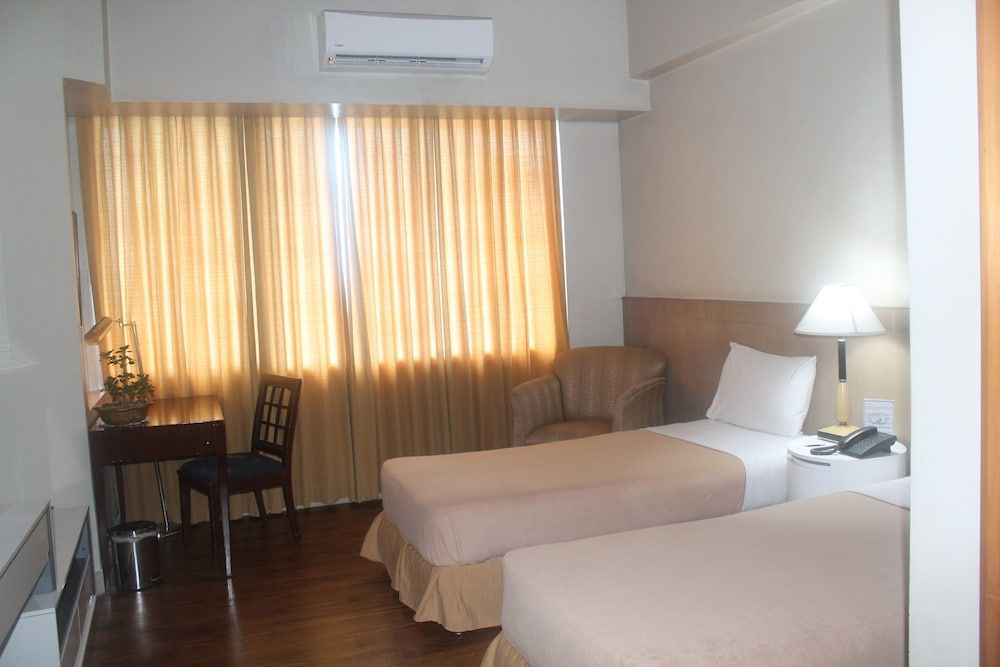 The Pearl Manila Hotel 1