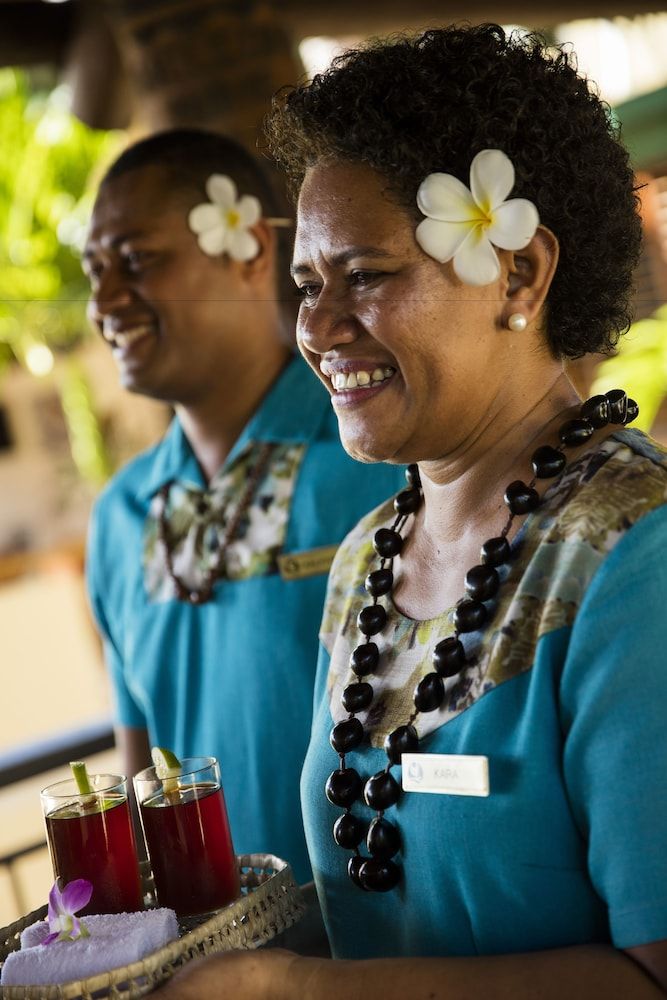 Outrigger Fiji Beach Resort 2