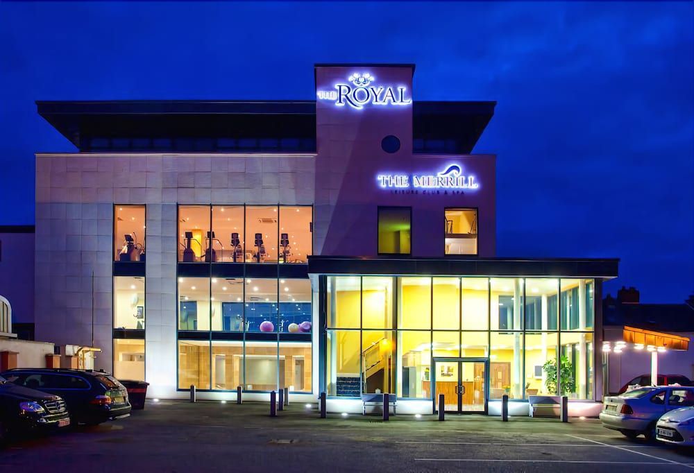 The Royal Hotel and Merrill Leisure Club 3 estrelas em Bray
