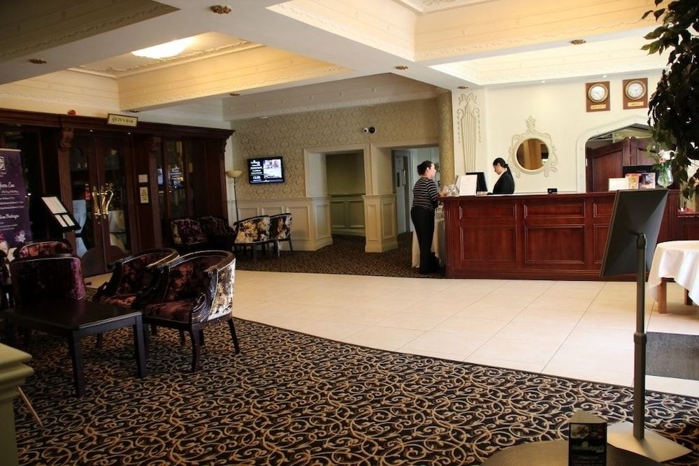 The Royal Hotel and Merrill Leisure Club 2