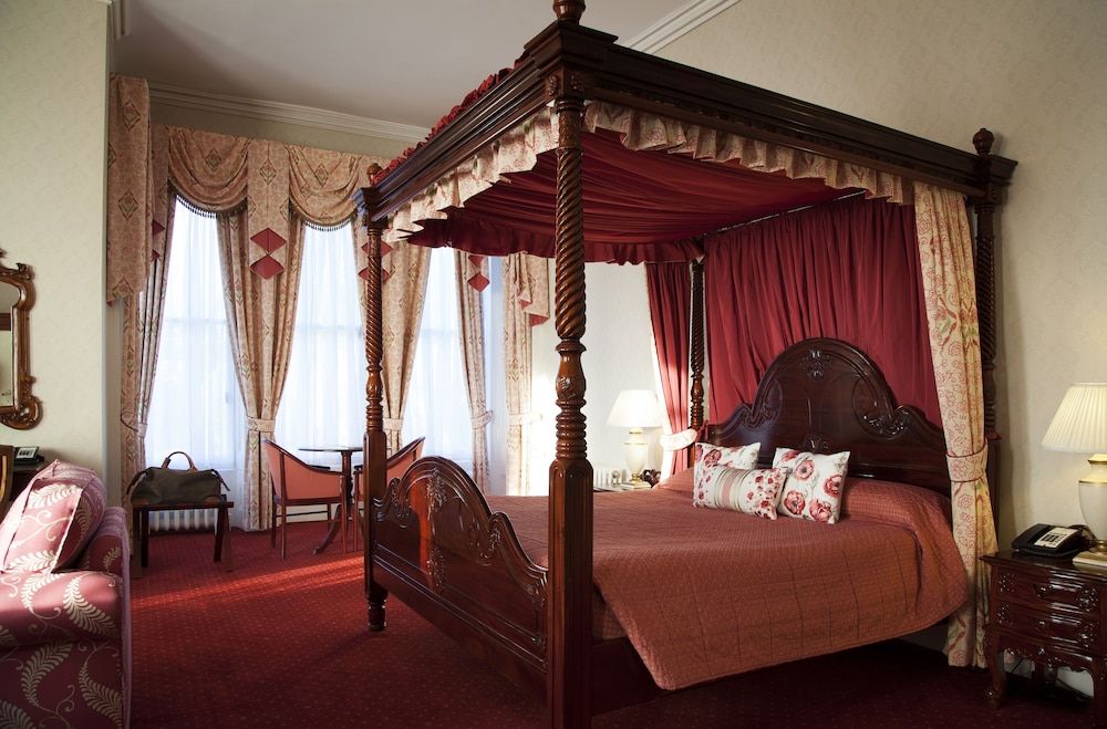 Oatlands Park Hotel 3