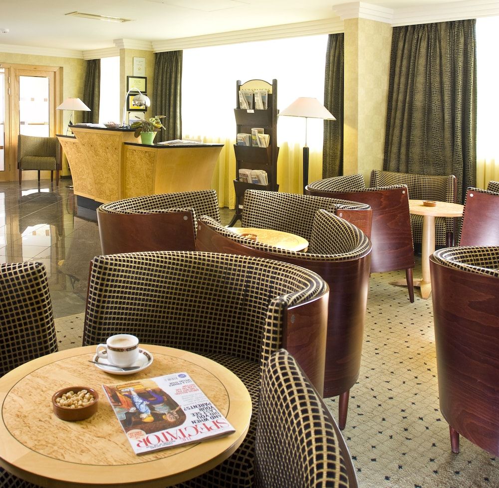 Crowne Plaza John Lennon Airport 2