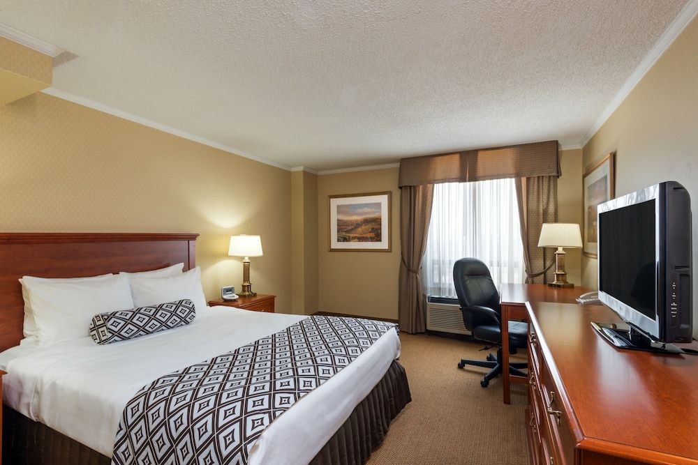 Crowne Plaza Toronto Airport 3