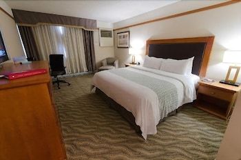 Canad Inns Destination Centre Polo Park 2