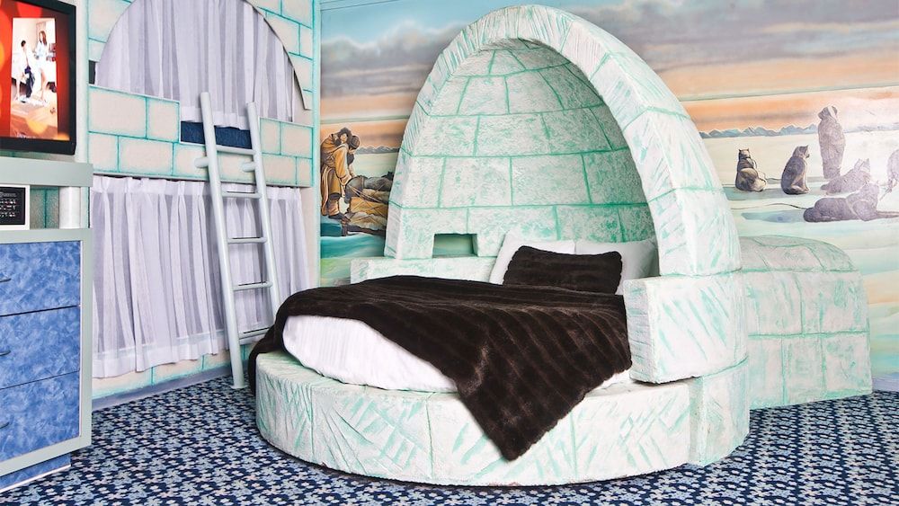 Fantasyland Hotel 2
